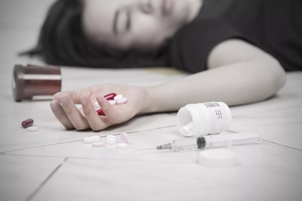 Any change from the recommended morphine dosage can lead to severe illness or even death. Recognizing and responding to the signs of a morphine overdose can save a life.